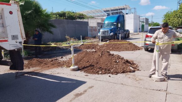 Surge otro socavón en Los Mochis, Sinaloa; Japama restringe circulación vehicular para evitar riesgos