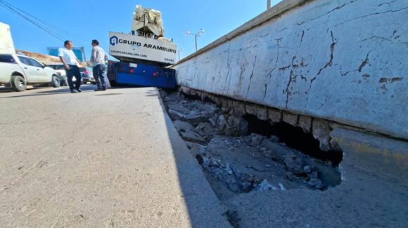 Socavón en El Faro de Mazatlán, Sinaloa enciende alertas; PC estatal pide estudios federales y obras para reducir riesgos