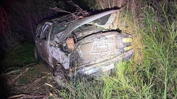 Localizan Tahoe volcada y abandonada cerca de El Caracol, en Guasave, Sinaloa