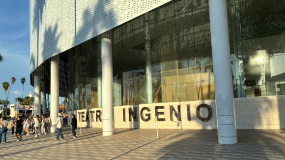 ¿Cuántos cortometrajes de artistas premiados de Ahome son expuestos en el CIE, Teatro o el Museo?