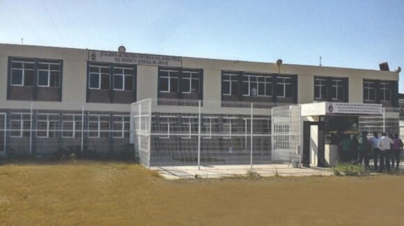 ¡Ya no aguantan el calor! Trabajadores del Penal de Goros 2 en Ahome, tienen días sin energía eléctrica