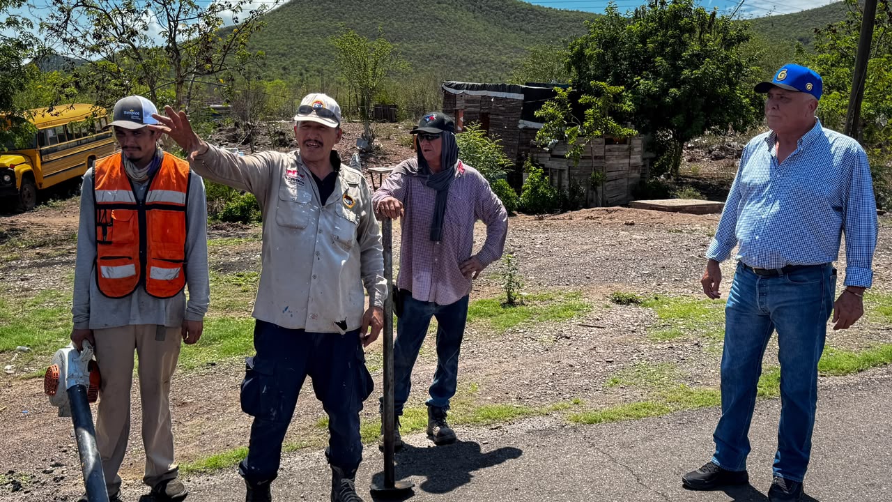 Trabajos de bacheo en El Fuerte