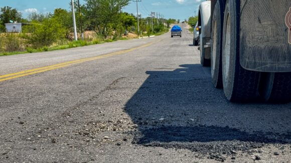 Supervisa el alcalde de El Fuerte, Sinaloa, obra para fortalecer el abasto de agua en San Blas y trabajos de bacheo