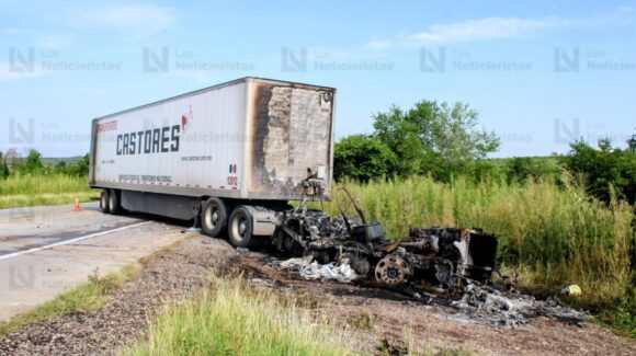 Trágico choque en la Mazatlán-Tepic deja una persona sin vida y provoca incendio de tráiler al sur de Mazatlán, Sinaloa