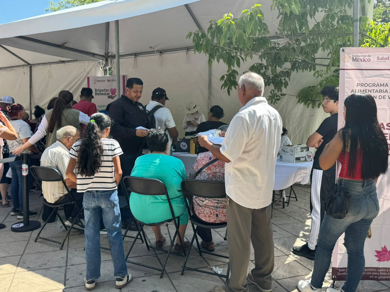 Ciudadanos destacan beneficios de acercar trámites y servicios al Centro de Culiacán mediante las Brigadas del Bienestar de DIF Sinaloa