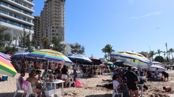 Mazatlán lidera turismo de verano en Sinaloa; supera los 770 mil visitantes y 3 mil 700 mdp de derrama