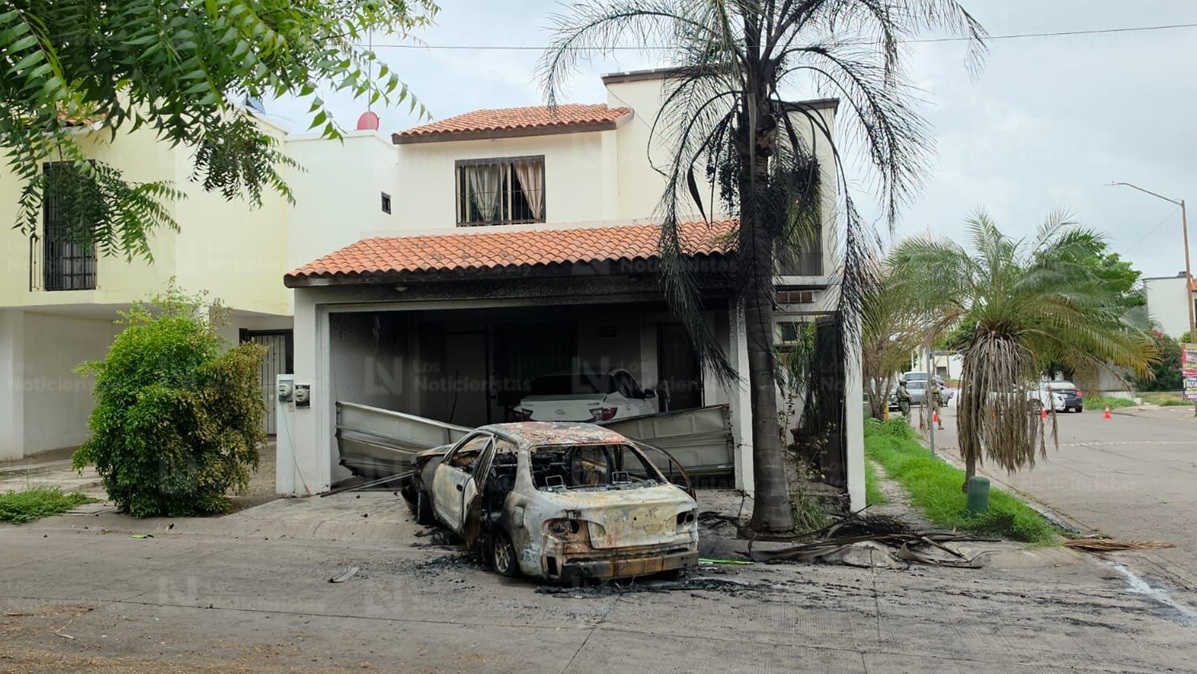 vandalizan domicilio y queman un carro en camino real de culiacan vivienda