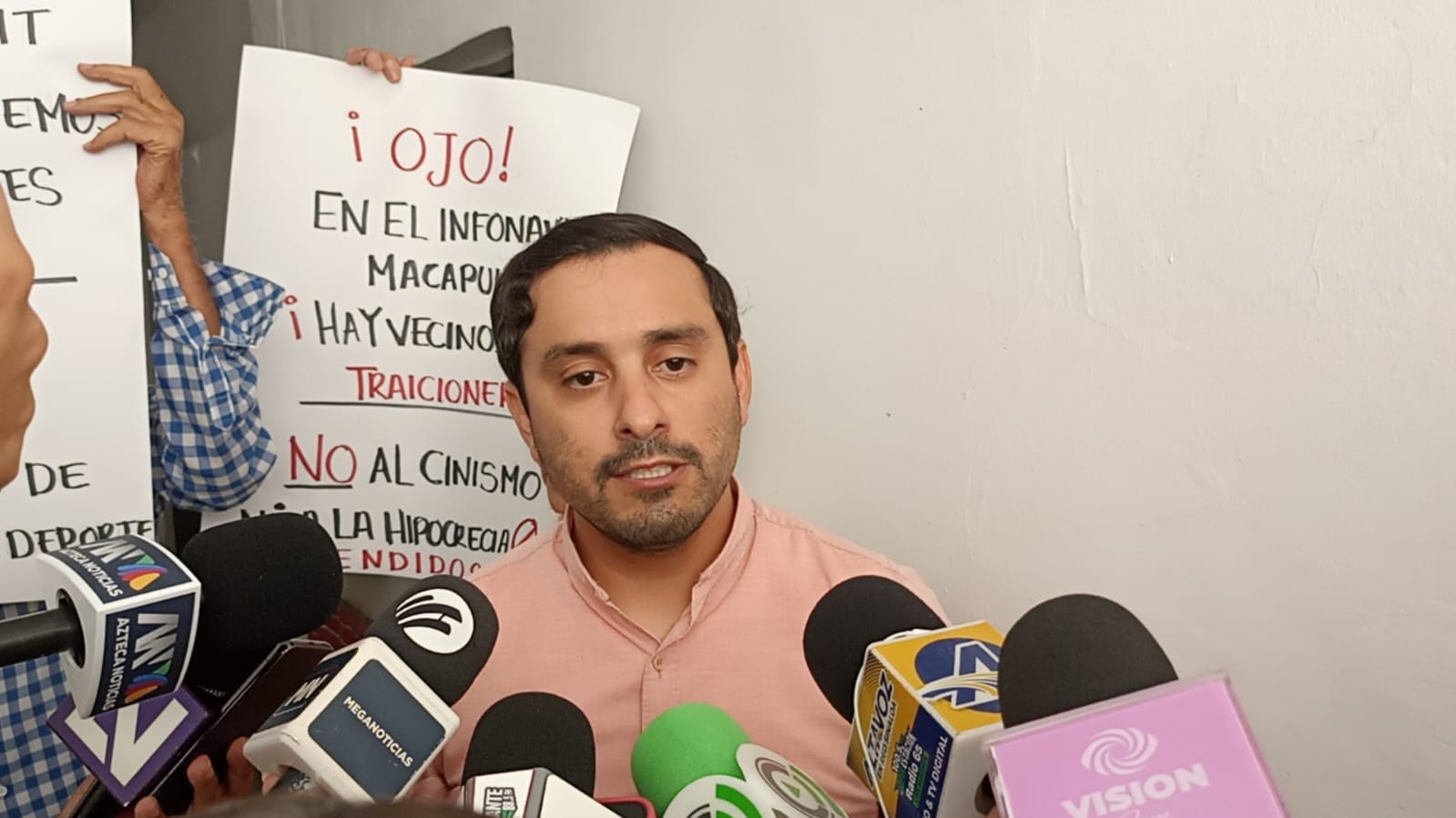 Vecinos de la Infonavit Macapule en Los Mochis