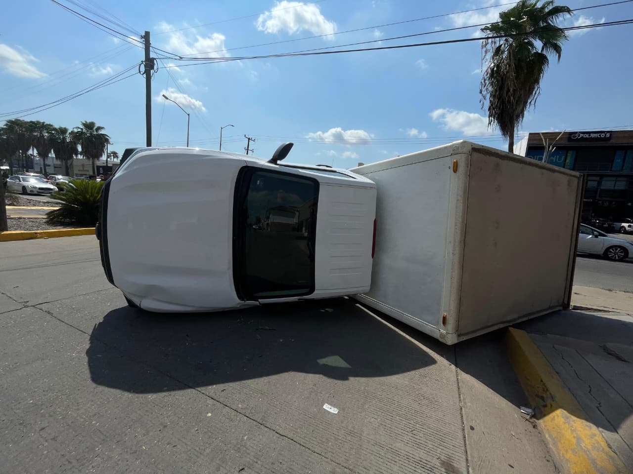 Volcadura en Los Mochis