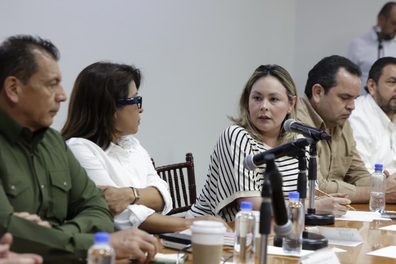 Yeraldine Bonilla se reúne con productores de trigo de Sinaloa
