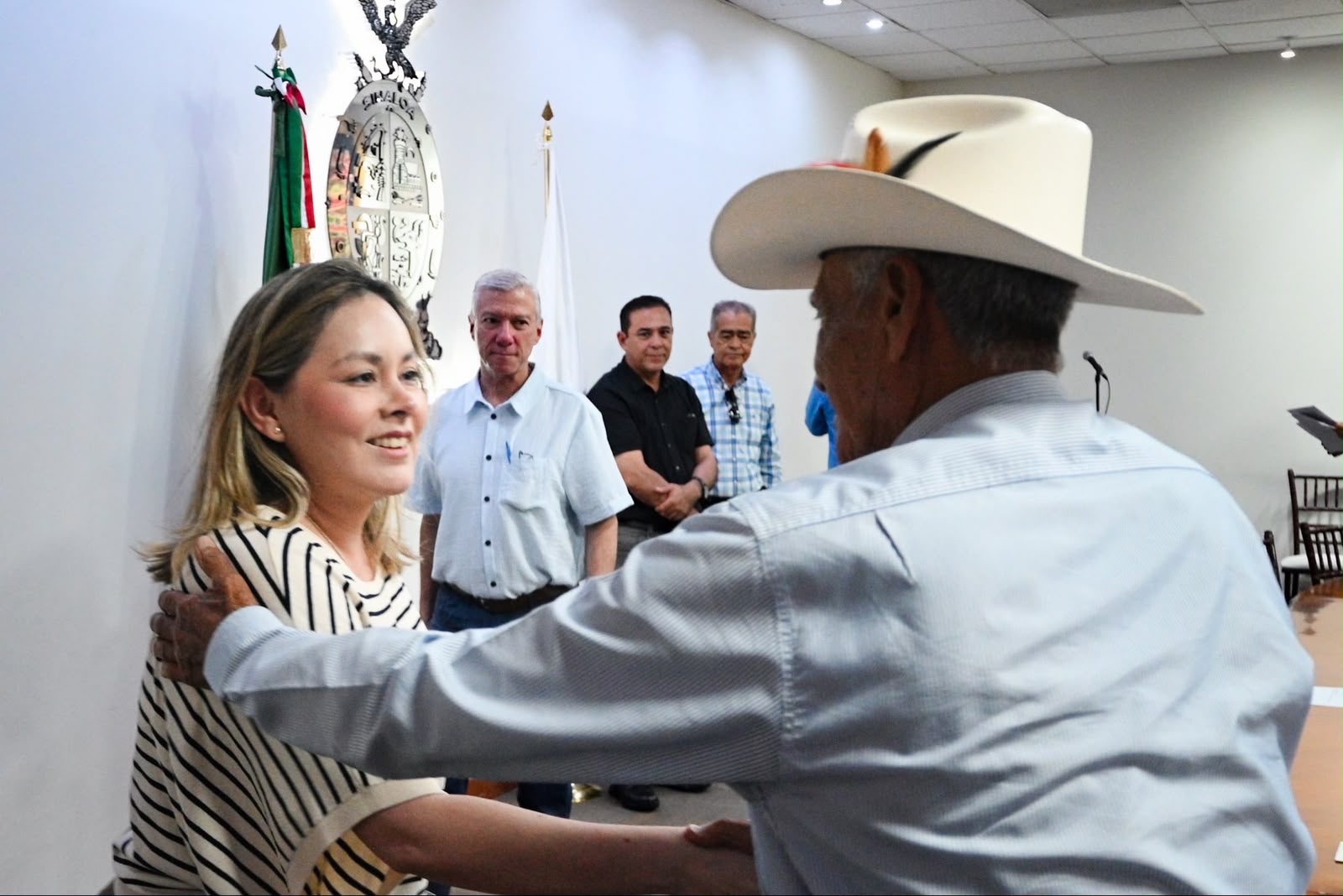 Yeraldine Bonilla se reúne con productores de trigo en Sinaloa