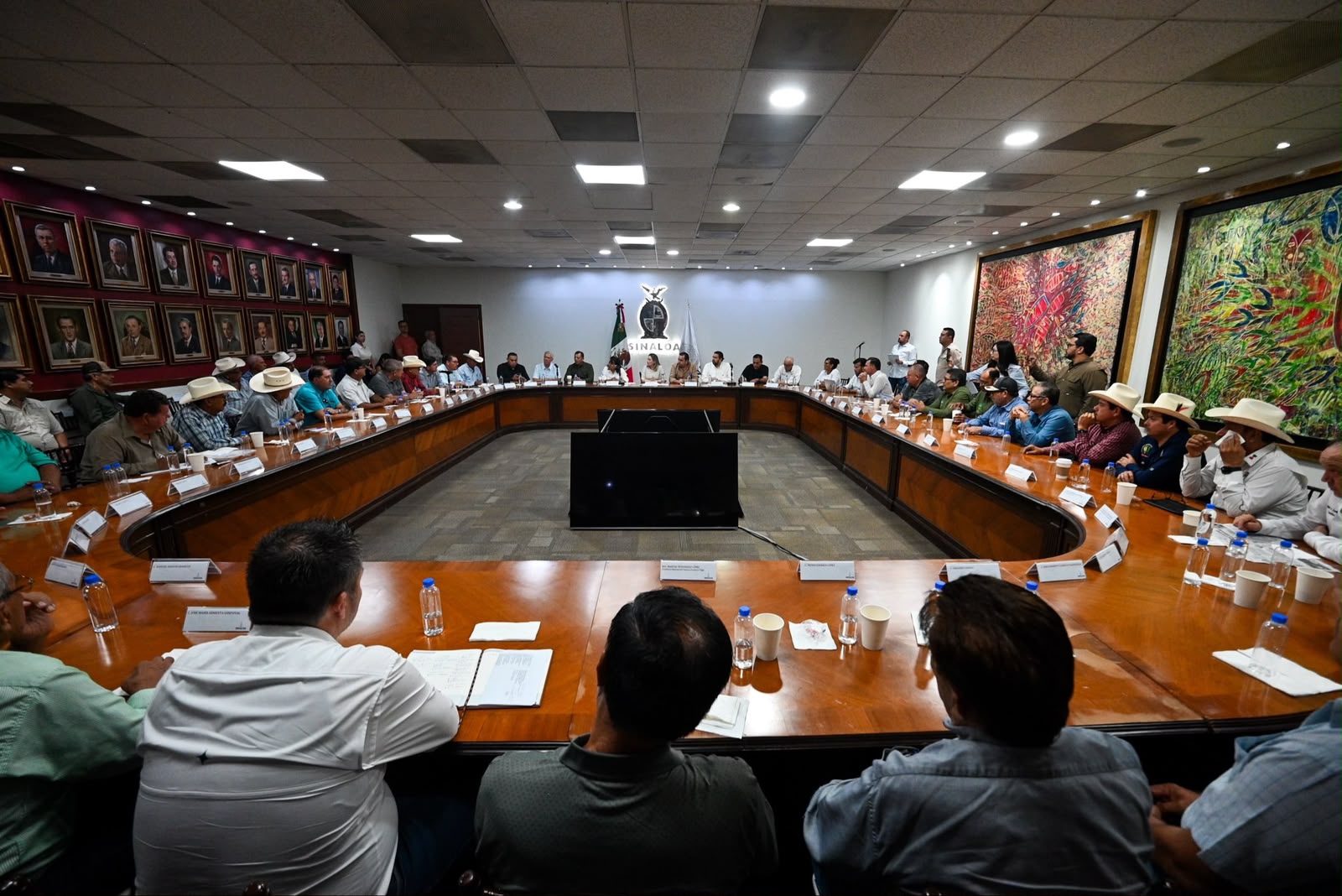 Yeraldine Bonilla se reúne con productores de trigo en Sinaloa