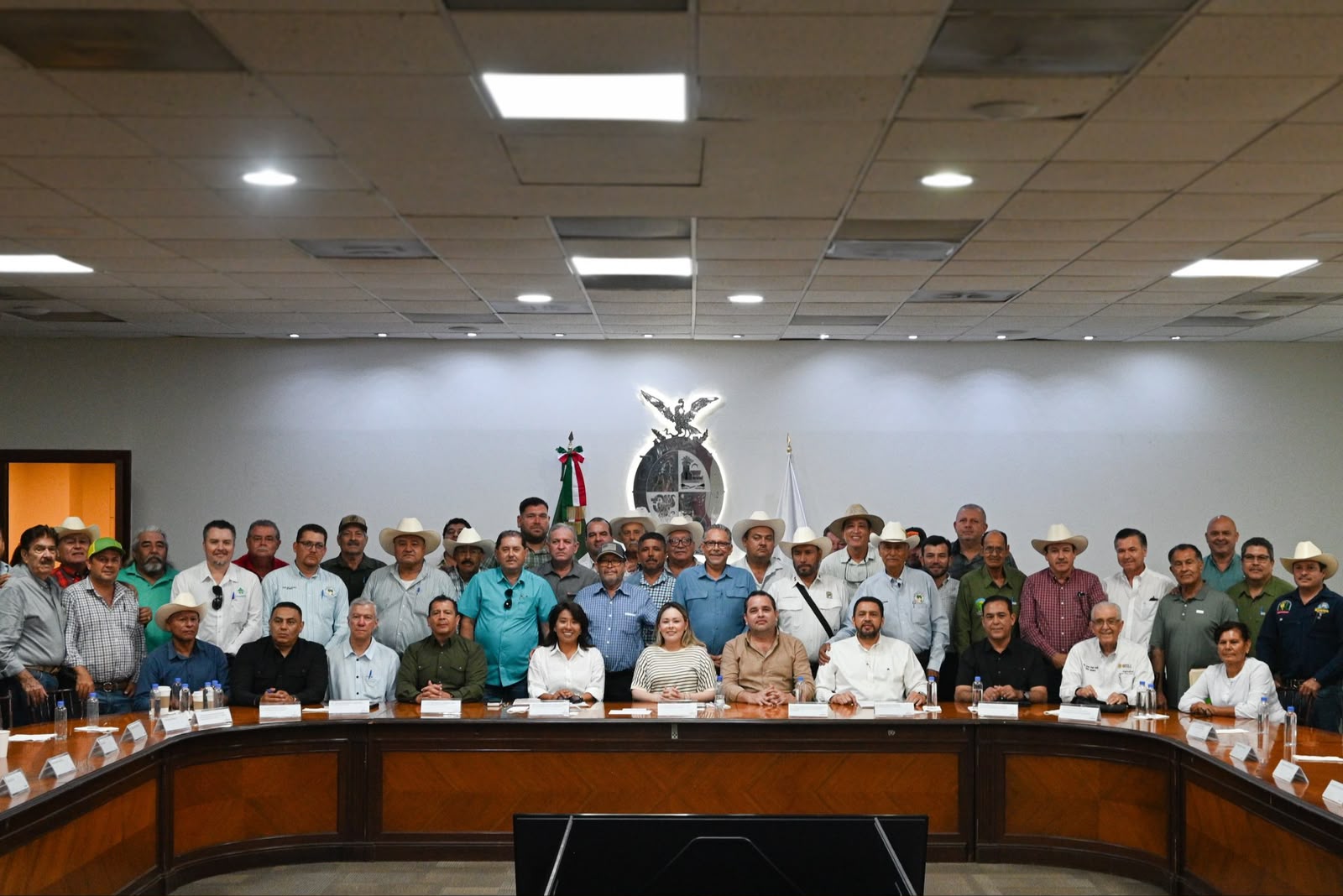 Yeraldine Bonilla se reúne con productores de trigo en Sinaloa
