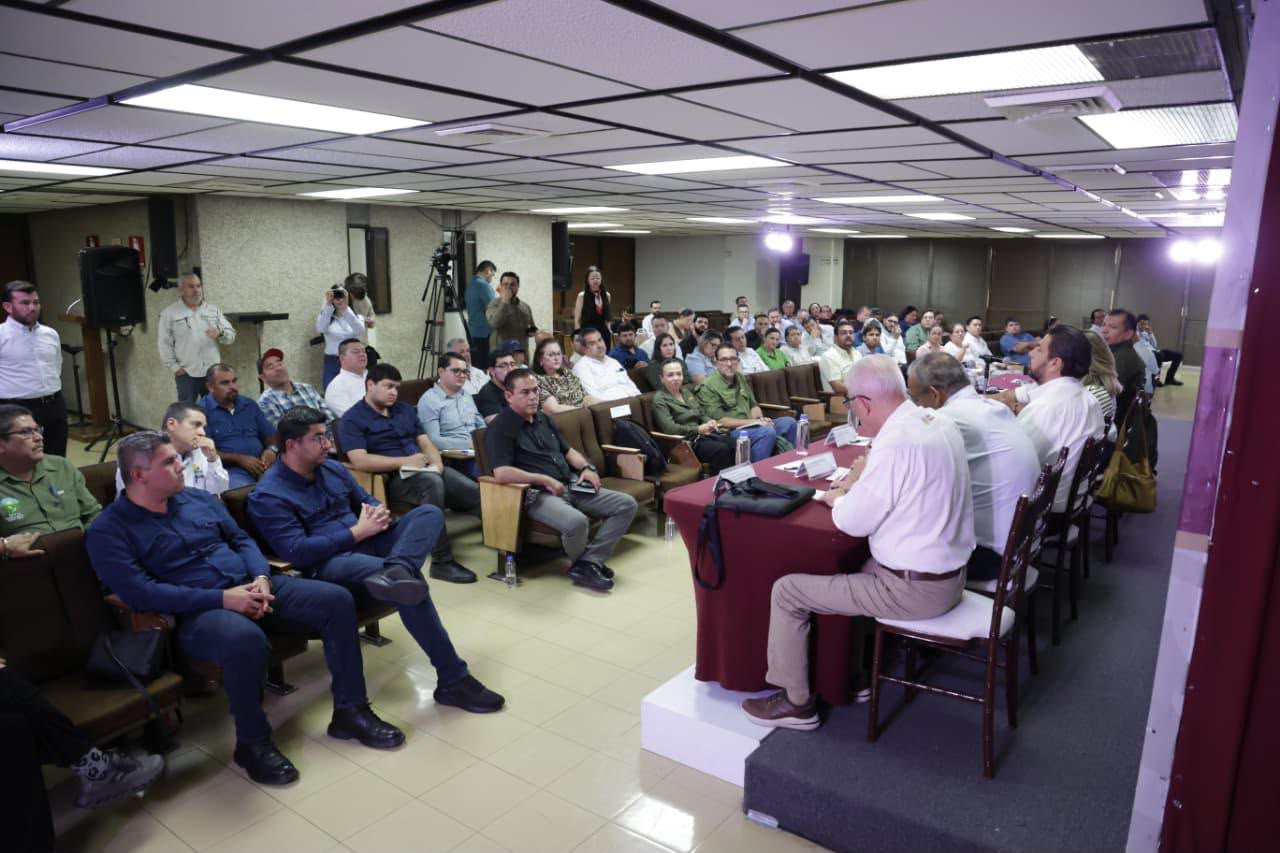 Yeraldine Bonilla y Columba López se reúnen con productores sinaloenses