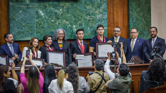 Reconoce Congreso del Estado a cinco jóvenes sinaloenses con el Premio al Mérito Juvenil 2026