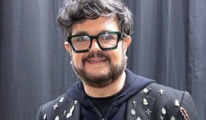 Aleks Syntek de nuevo en la polémica tras presentarse en un Alcaldía de CDMX