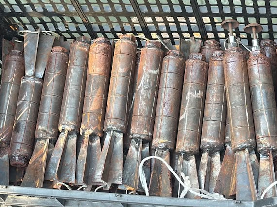 Aseguran arsenal y más de 70 explosivos improvisados en Concordia, Sinaloa