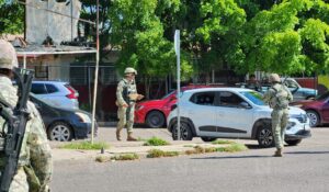 Asesinan a balazos a pasajero en vehículo de servicio al público por plataforma en el FOVISSSTE humaya en Culiacán, Sinaloa
