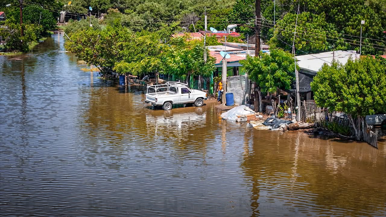 Así dejó la marea las casas en Las Aguamitas