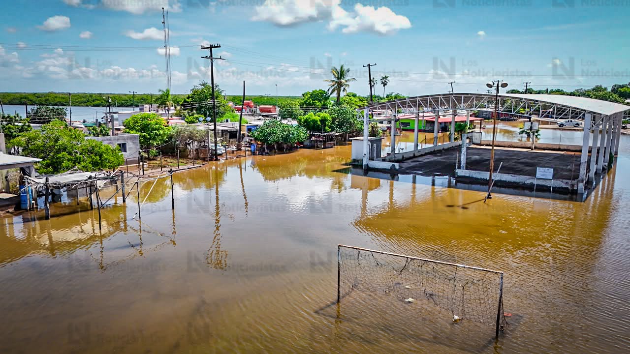 Así dejó la marea las casas en Las Aguamitas