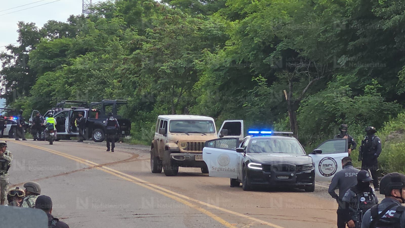 Atacan a balazos a Los Harfuch y se desata enfrentamiento rumbo a Jesús María
