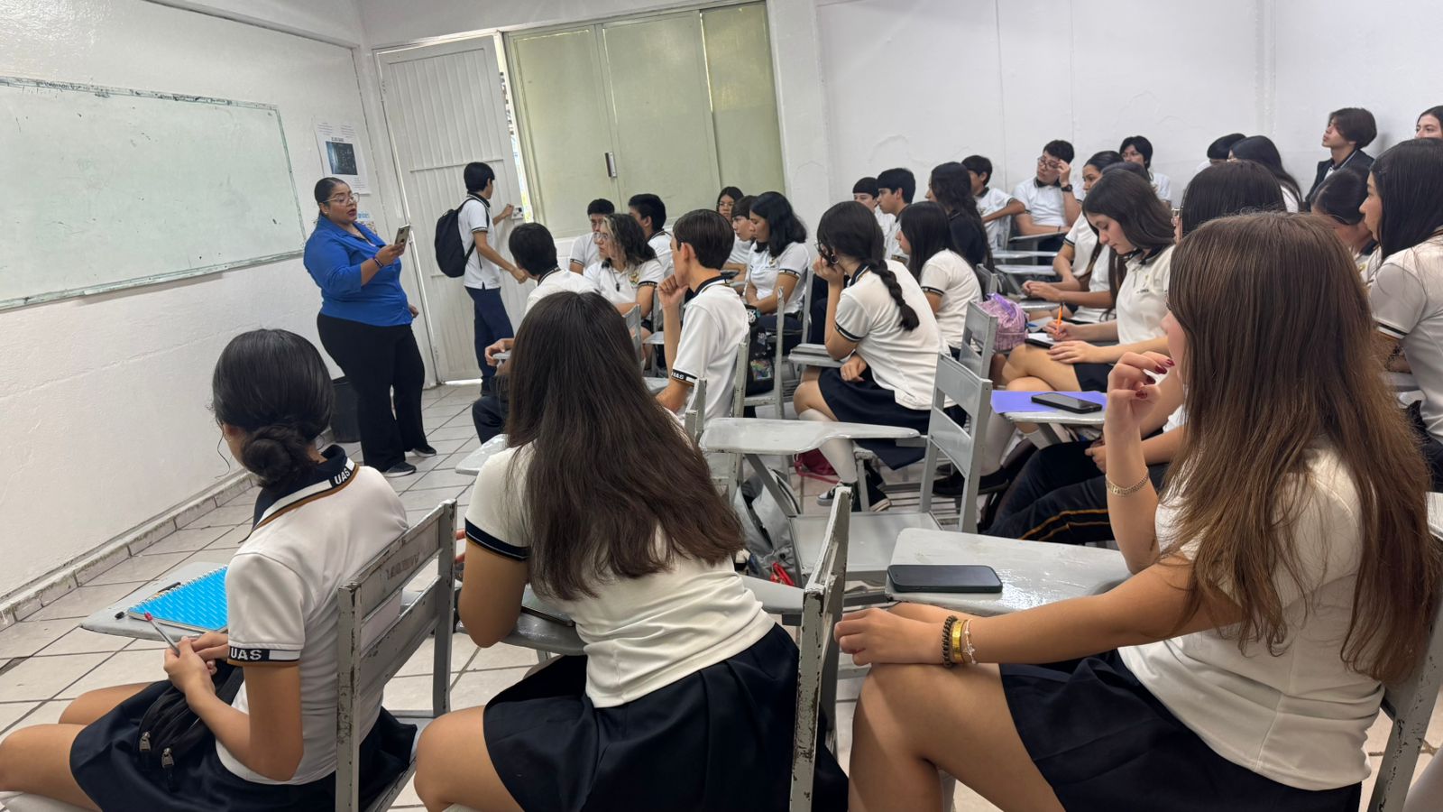 Autoridades de la UAS escuchan inquietudes de los estudiantes