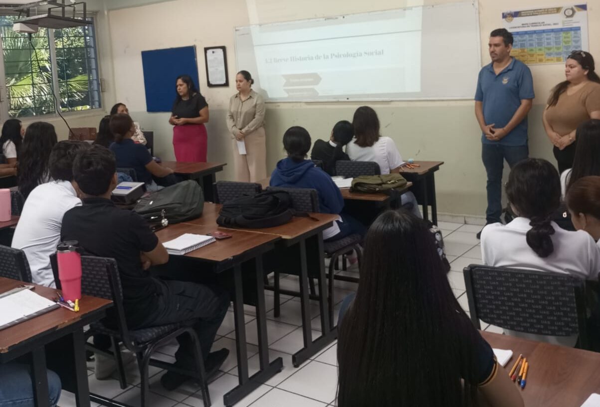 Autoridades de la UAS escuchan inquietudes de los estudiantes