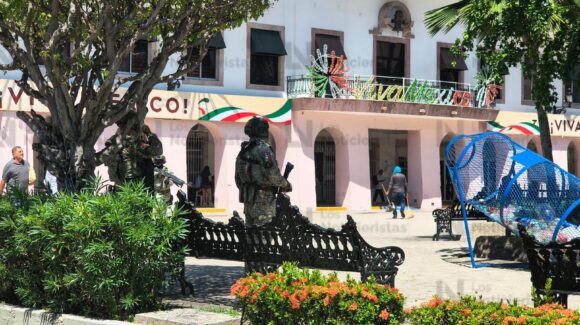 Refuerzan seguridad alrededor del Palacio Municipal de Mazatlán tras ataque contra funcionario