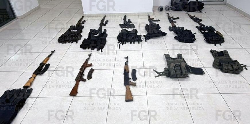 Caen nueve con arsenal y marihuana en Agua Verde, El Rosario, Sinaloa; los vinculan a proceso, uno es menor y cinco extranjeros