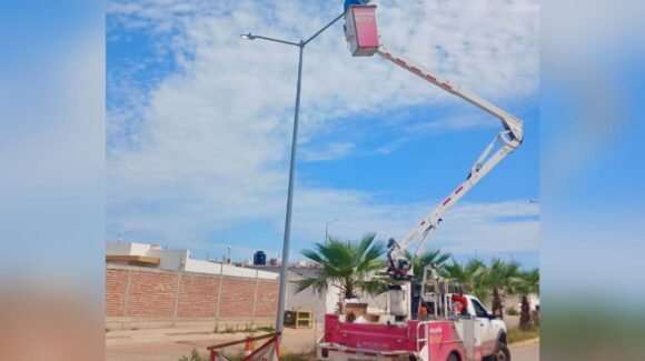Aplican en Mazatlán 510 mil pesos en el cambiado alumbrado público con 119 nuevas luminarias LED; aquí las colonias beneficiadas