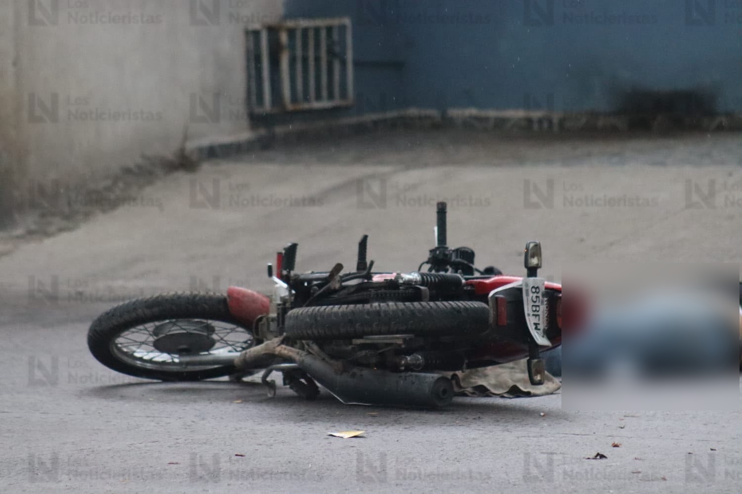 Camión urbano embiste a motociclista en Mazatlán