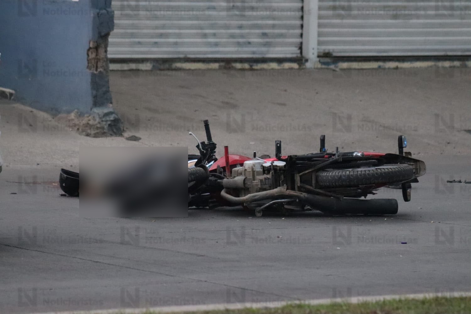 Camión urbano embiste a motociclista en Mazatlán