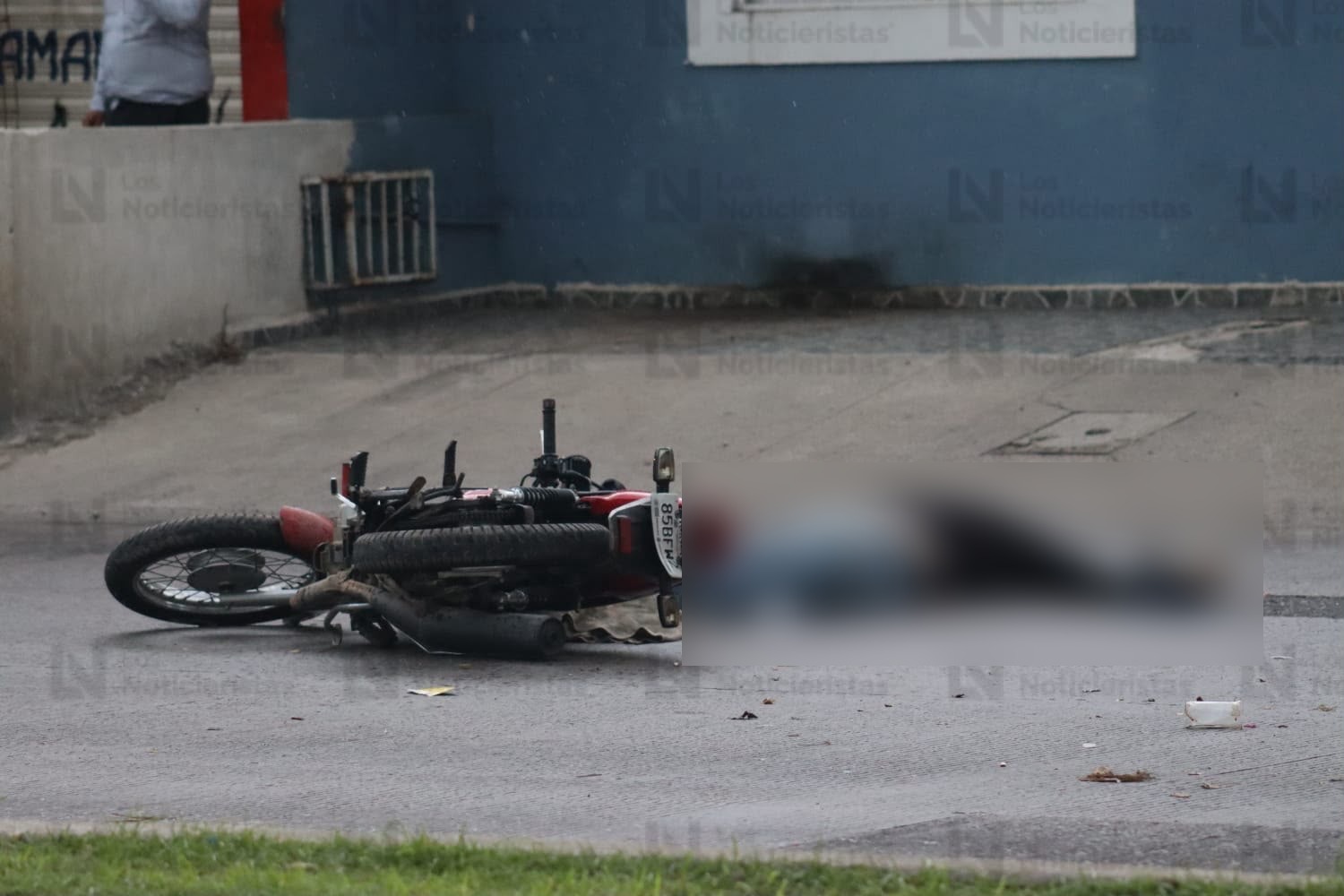 Camión urbano embiste a motociclista en Mazatlán