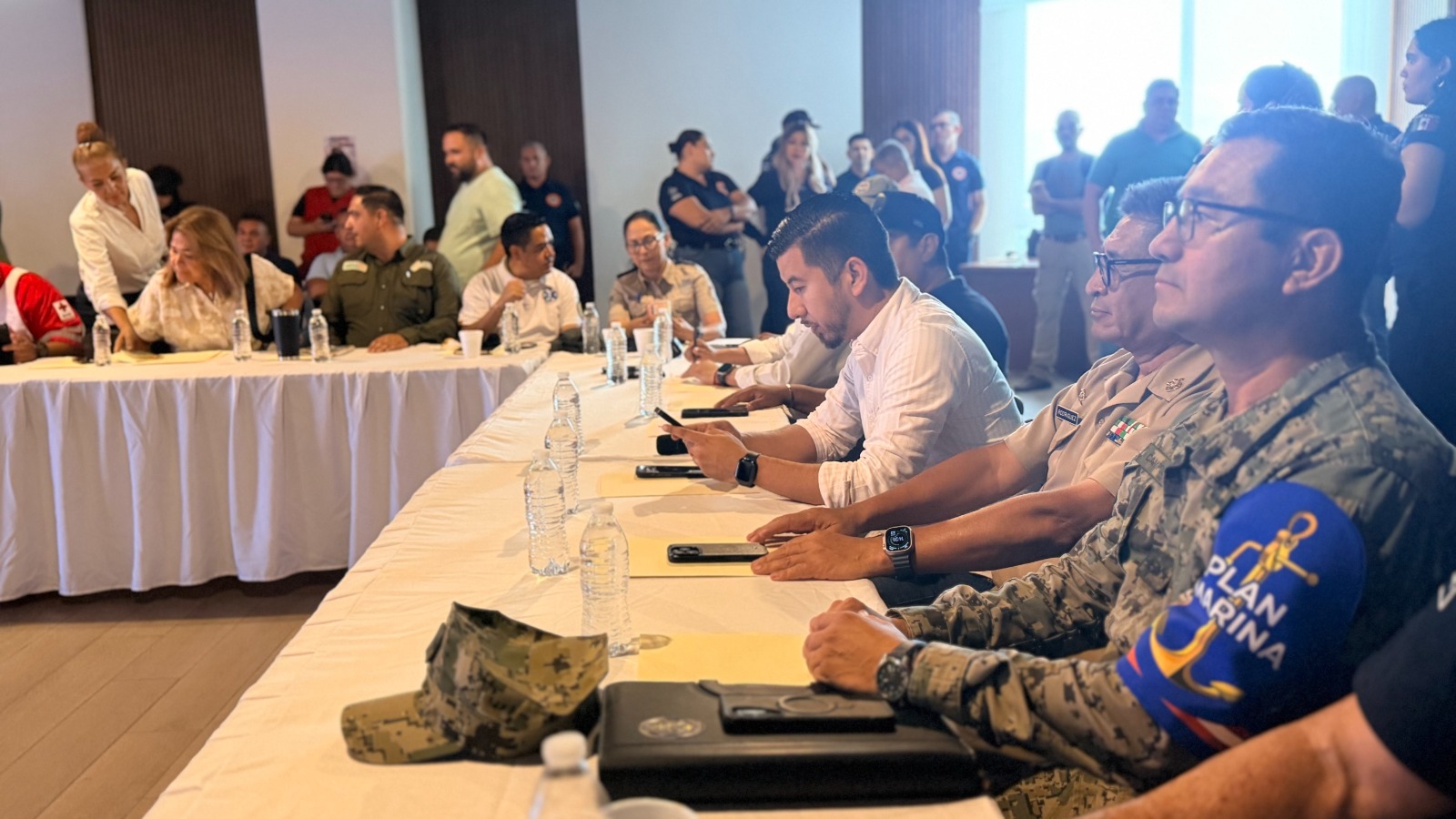 Cierran puertos por alerta del huracan Polo