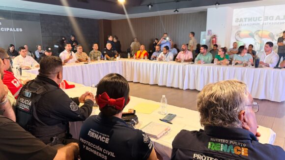 Marina cierra puertos en el Pacífico por huracán Polo; mantienen vigilancia ante oleaje y vientos fuertes