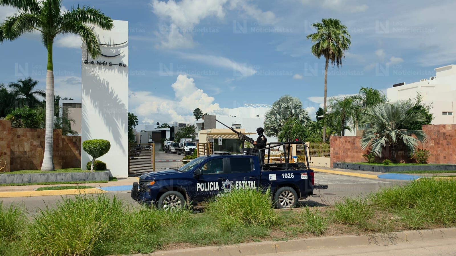Decomisan vehículos en privada de Culiacán