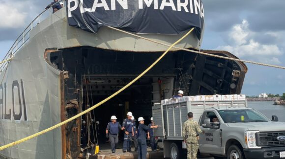 Desde Mazatlán, Sinaloa, zarpa ayuda para damnificados de ‘Polo’ en Baja California Sur