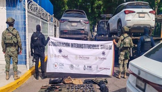 Despliegue de seguridad en Culiacán deriva en el aseguramiento de armas, equipo táctico y vehículos robados
