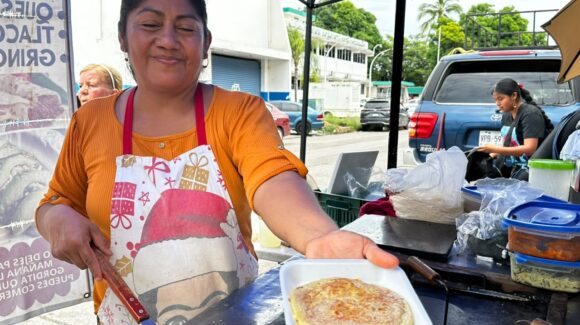 De la crisis a las gorditas duranguenses en Mazatlán, Sinaloa; doña Ale convirtió la necesidad familiar en un negocio que ya cumple tres años