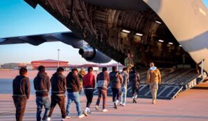 EU deporta a 160 mil mexicanos en 2026; uno de cada cinco migrantes es expulsado