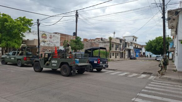 Ejecutan a balazos a una mujer en un predio baldío en la colonia Centro en Mazatlán, Sinaloa
