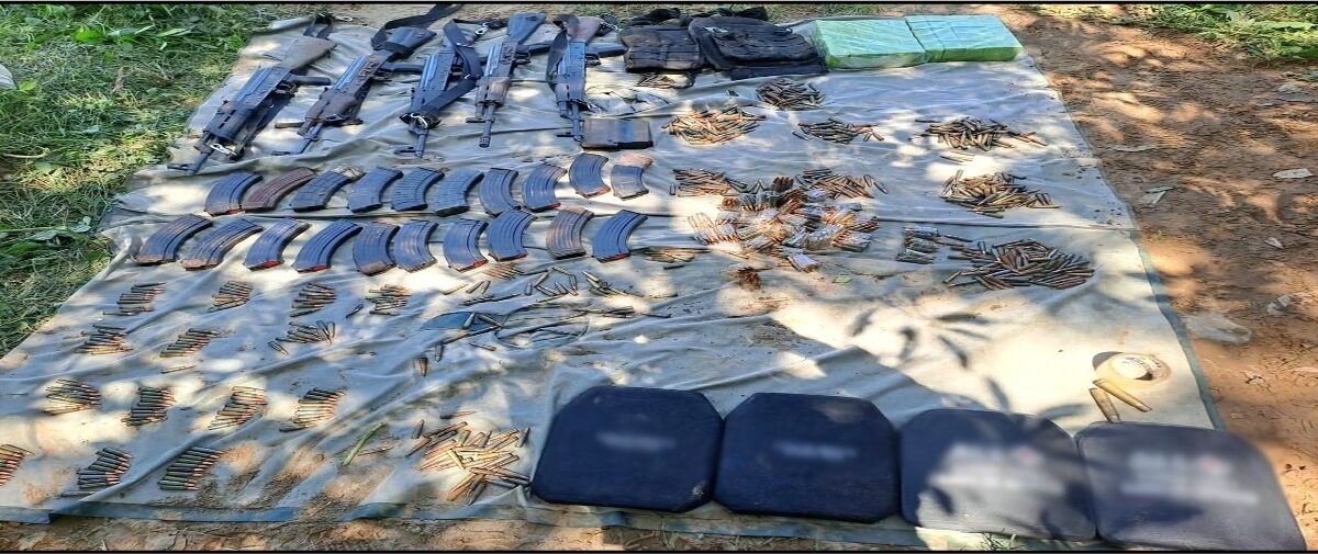 Ejército asegura armas, miles de cartuchos y equipo táctico en Siqueiros, Mazatlán, Sinaloa
