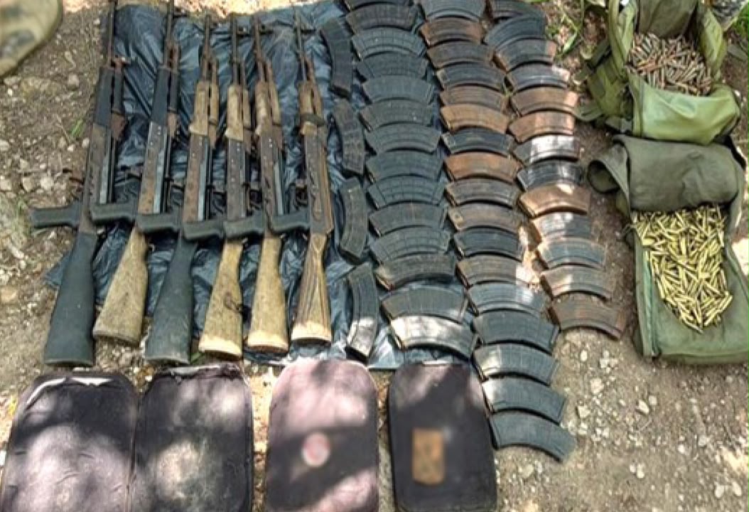 Ejército decomisa armamento en Escuinapa