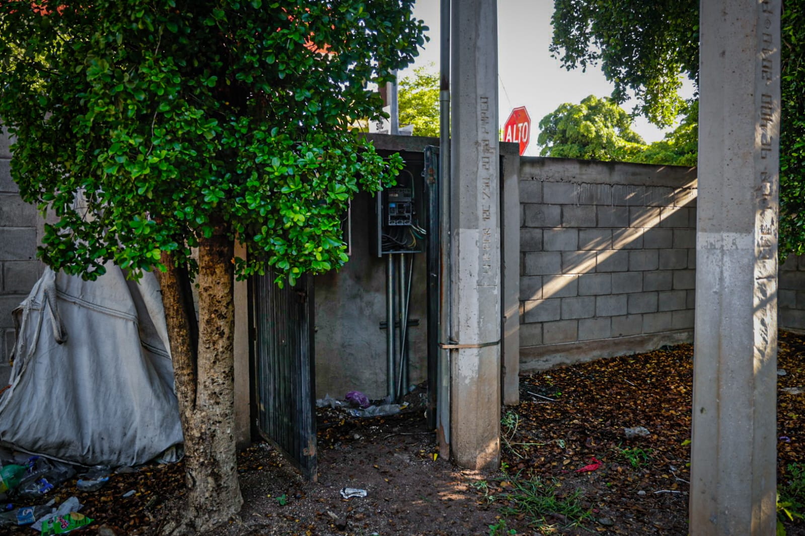 Escuela primaria donde falleció madre de familia por una descarga electrica en Culiacán
