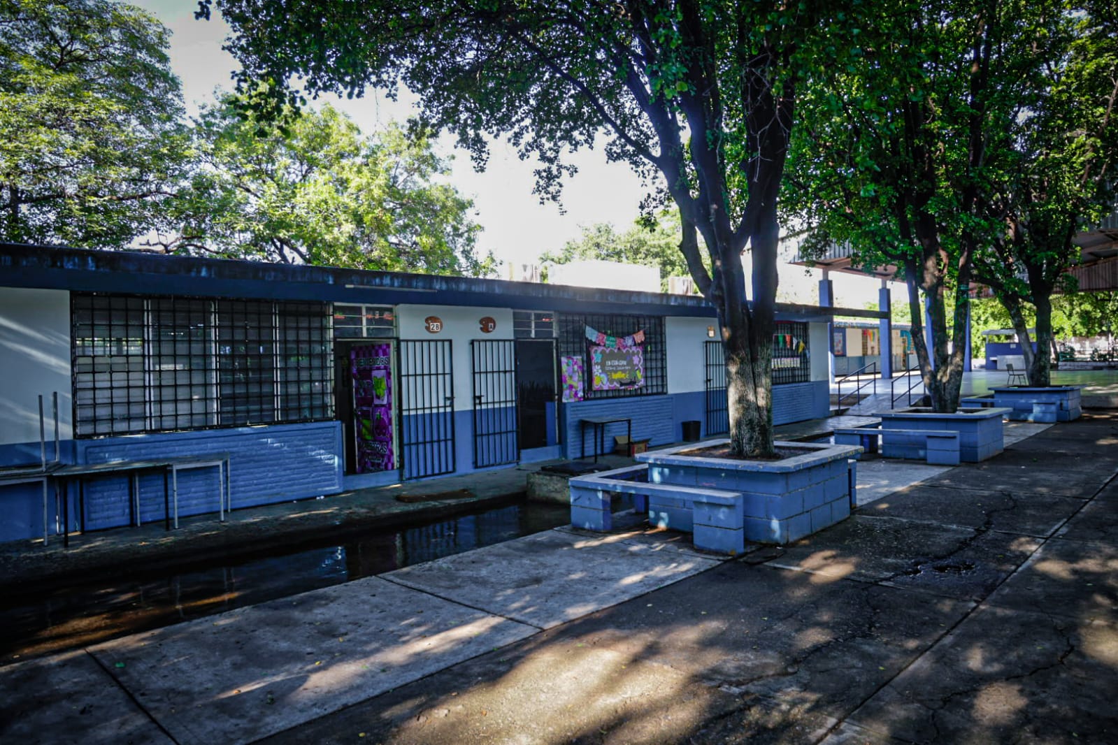 Escuela primaria donde falleció madre de familia por una descarga electrica en Culiacán