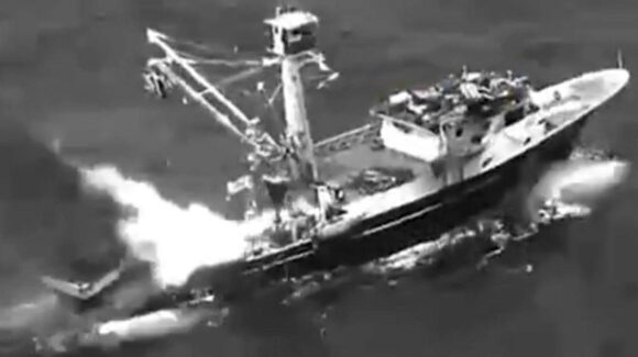 EE.UU. hunde quinto barco en el Pacífico; vinculan a Los Choneros sin pruebas