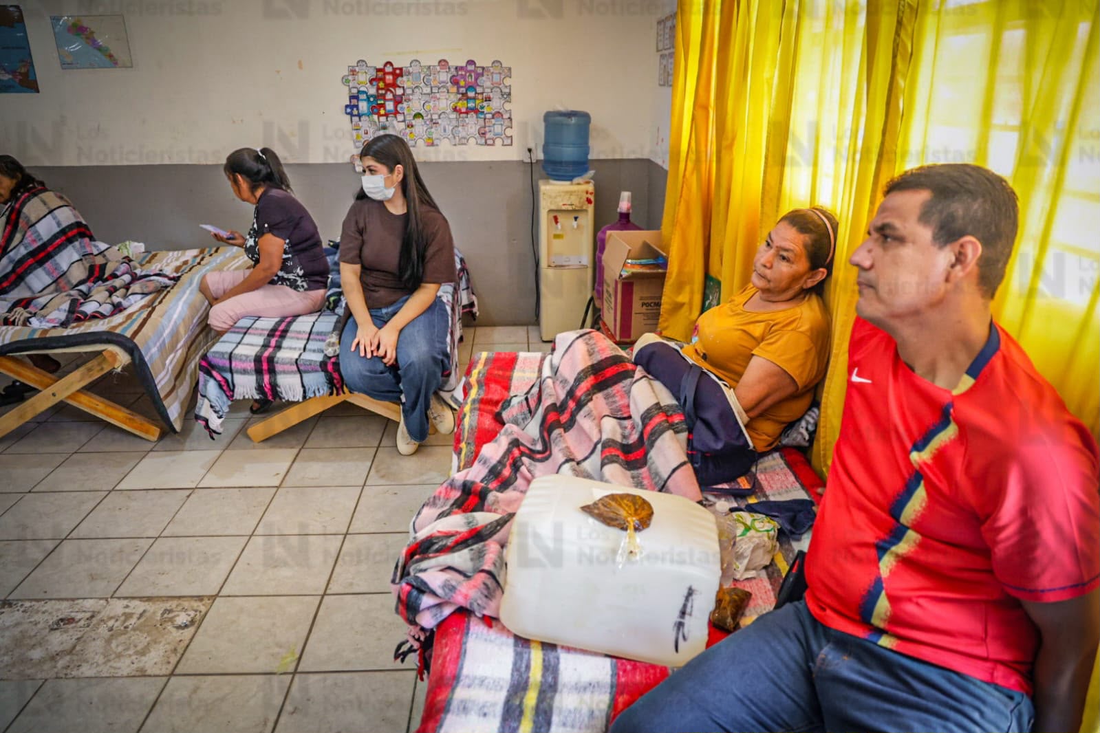 Habitantes de Las Aguamitas en albergues