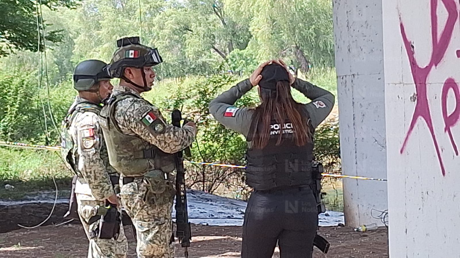 Hallan cadáver en descomposición cubierto con una colchoneta junto al río Tamazula, en el centro de Culiacán
