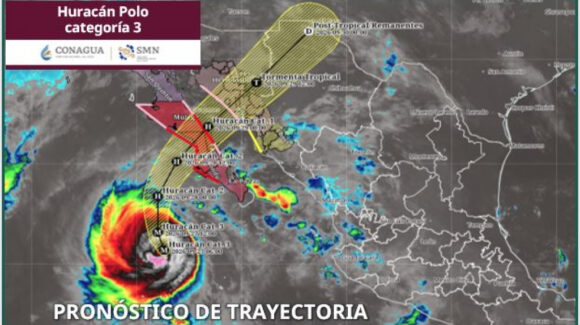 Polo, huracán categoría 3, mantiene en alerta a Sinaloa por lluvias, viento y oleaje elevado