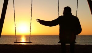¿Por qué sentimos nostalgia y qué pasa en nuestro cerebro?